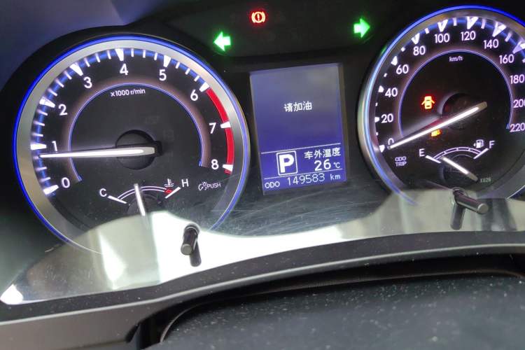 Used Toyota Highlander 2015 2.0T Four-Wheel Drive Luxury Navigation Version with 7 Seats Odometer Close Up