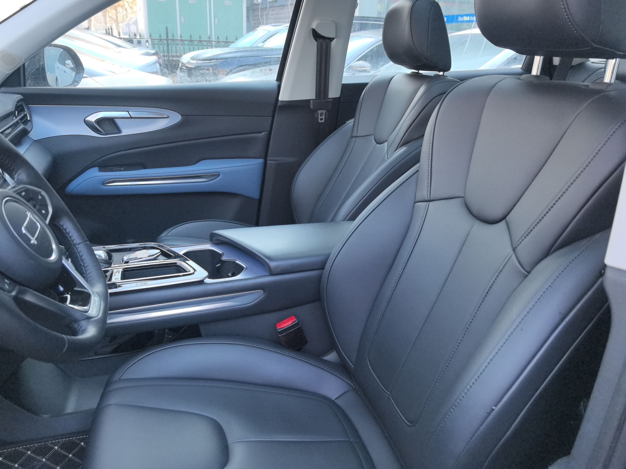 Переднее сиденье в автомобиле