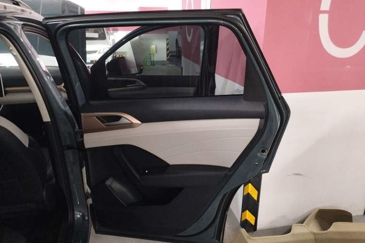 Used Volkswagen Tharu 2023 300TSI Two-Wheel-Drive Full Moon Edition