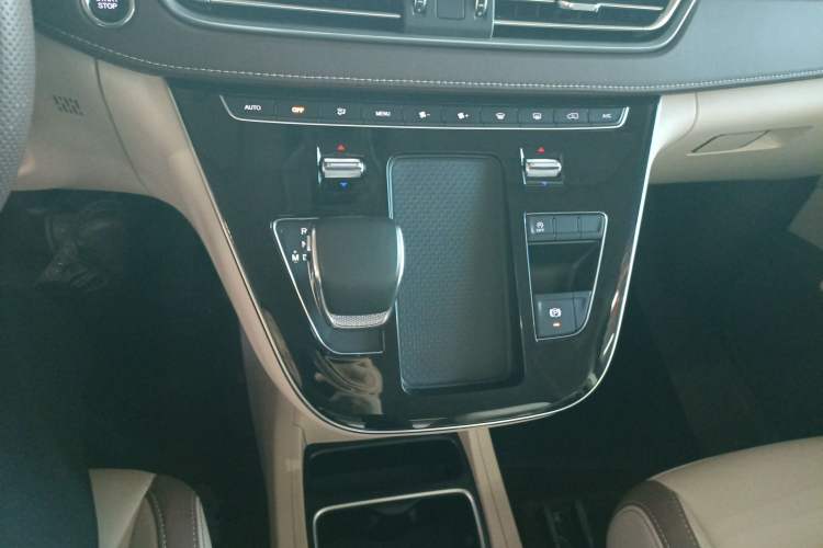 Used Bestune M9 2023 2.0T Prestige Edition