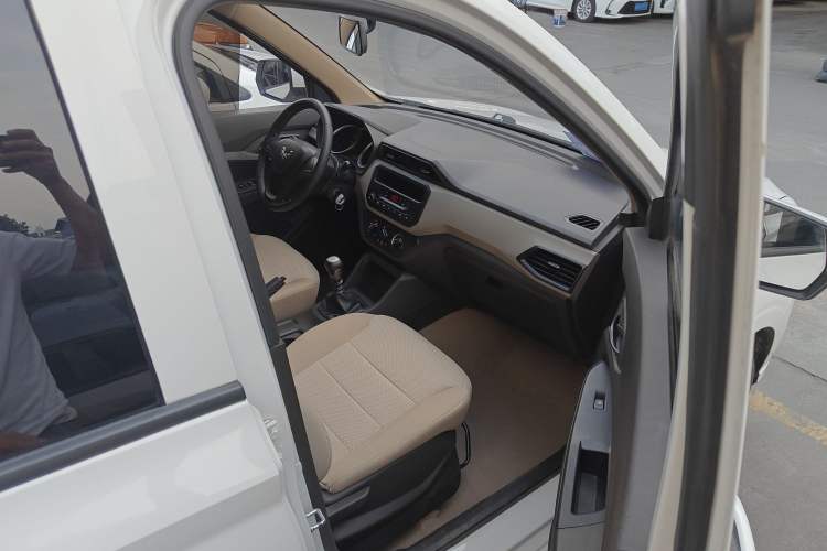 Used Wuling Hongguang 2021 1.5L S Standard Version LAR Right Front Seat