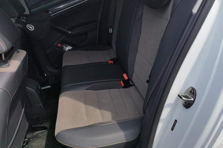 Used Volkswagen C-TREK 2018 230TSI DSG Comfort Model Left Rear Seat