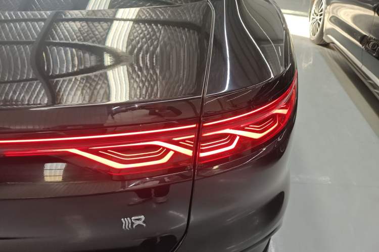 Used BYD Han 2024 EV Glory Edition 506KM Front-Wheel-Drive Premium Model
