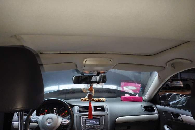 Used Volkswagen Sagitar 2012 1.4TSI Automatic Luxury Edition Headliner