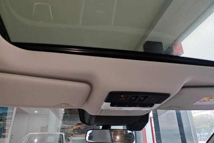 Used Nissan X-Trail 2023 e-POWER Ultra-Hybrid Dual-Motor All-Wheel-Drive Luxury Edition Headliner