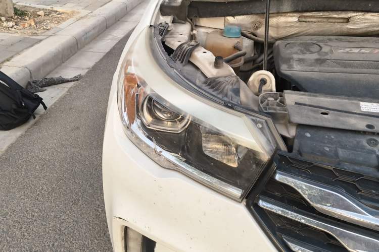 Used GAC Trumpchi GS4 2016 235T Manual Luxury Edition Right Front Headlight