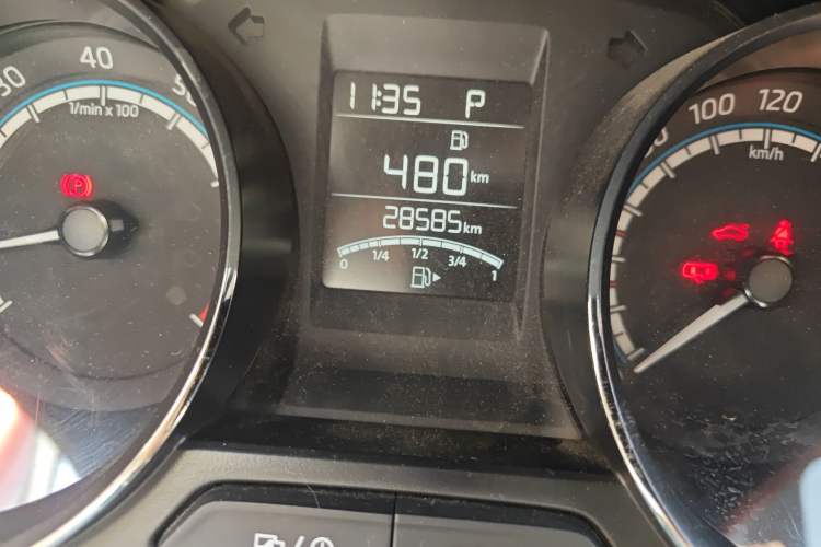 Used Skoda Kamiq 2020 1.5L Automatic Comfort Edition Odometer Close Up