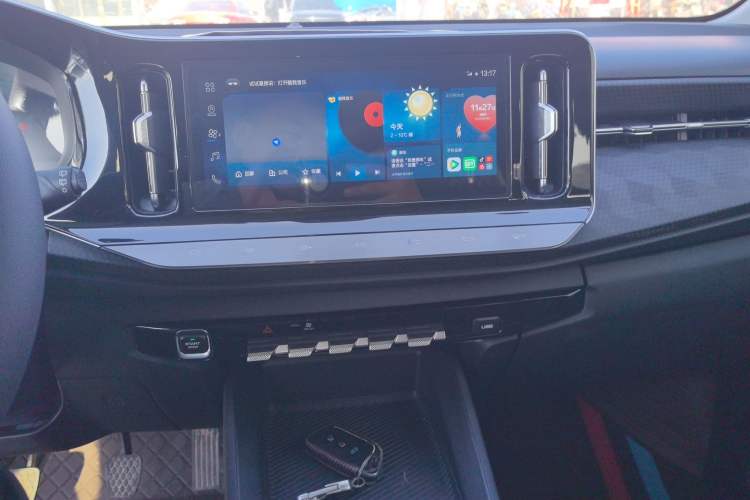 Used Baojun RM-5 2019 1.5T Manual Elite Version with 24-Hour Online Service 6 Seats