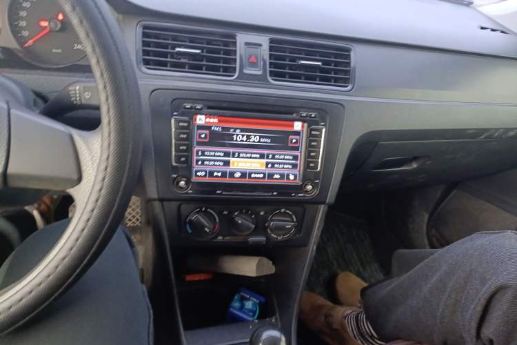 Used Volkswagen Santana 2013 1.4L Manual Fashion Edition Audio And AC Panel