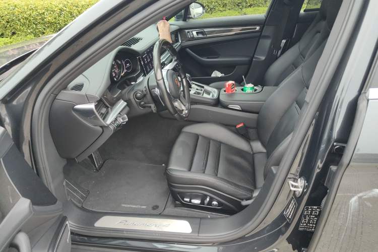 Used Porsche Panamera 2017 Panamera 4 E-Hybrid Executive Long Wheelbase 2.9T Left Front Seat