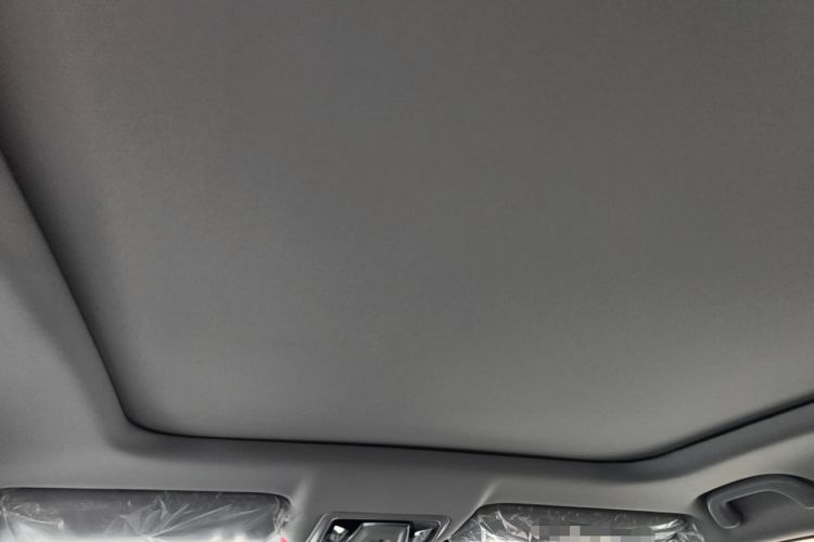 Used Changan UNI-Z New Energy 2024 Blue Whale Smart Electric iDD 125km Beyond Edition
