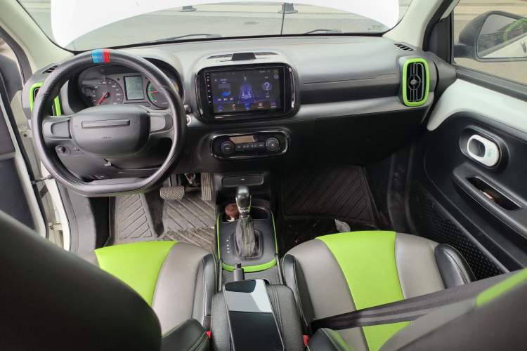 Used Roewe Clever 2021 302km All-Round Version Audio And AC Panel