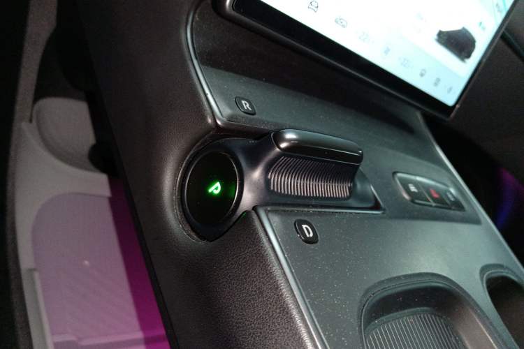 Used Nio ET5T 2023 75 kWh Touring Gear Lever