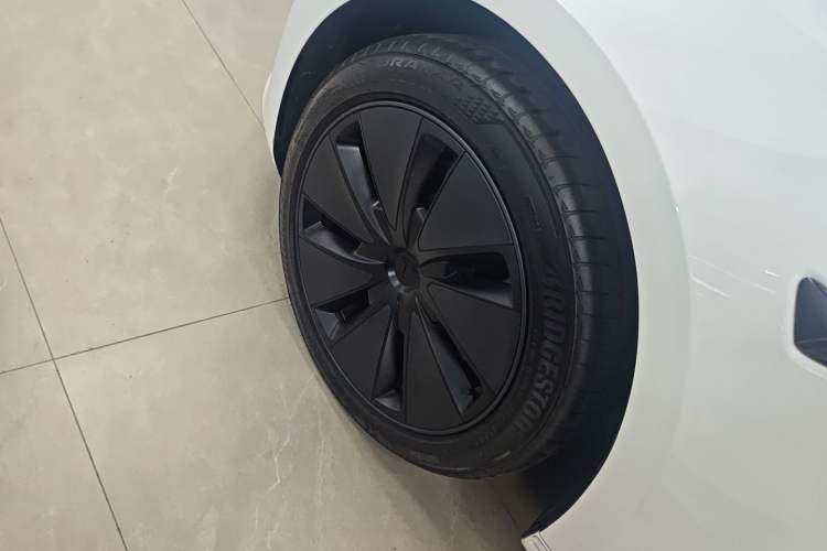Used Tesla Model 3 2025 Rear-Wheel-Drive Version
