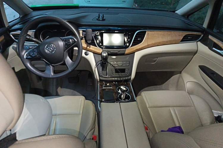 Used Buick GL8 2018 ES 28T Comfort Model China VI Standard Center Console