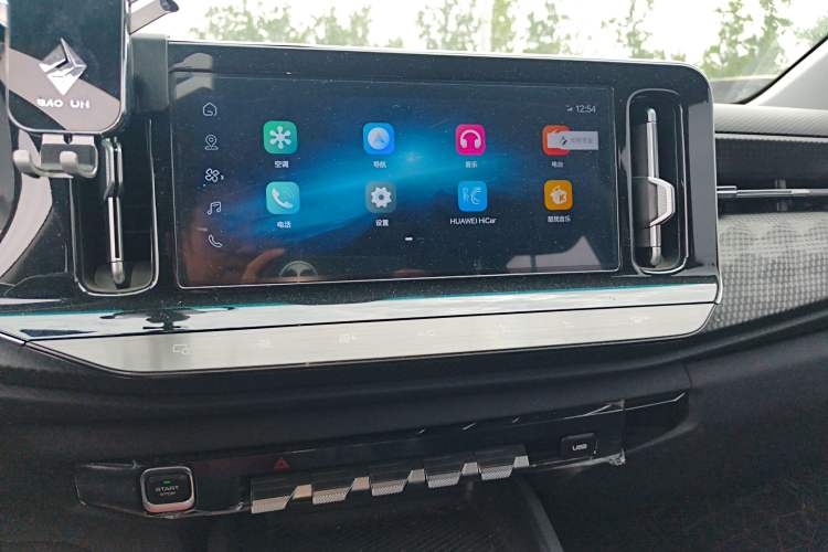 Used Baojun RM-5 2019 1.5T CVT Elite Version with 24-Hour Online Service 5 Seats Audio And AC Panel