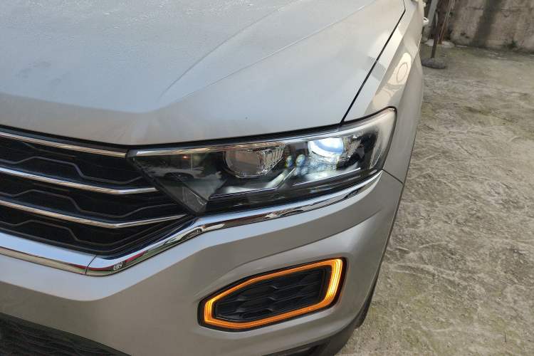 Used Volkswagen T-ROC 2021 280TSI DSG Two-Wheel Drive Comfort Connect Edition