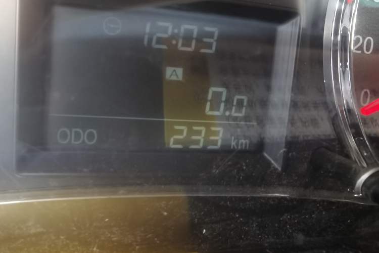 Used Dongfeng Fengon 360 2015 1.5L Manual Comfort 7-Seater China IV Standard
