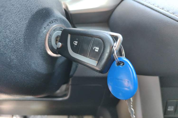 Used Toyota RAV4 2015 2.0L CVT Two-Wheel Drive Fashion Edition
