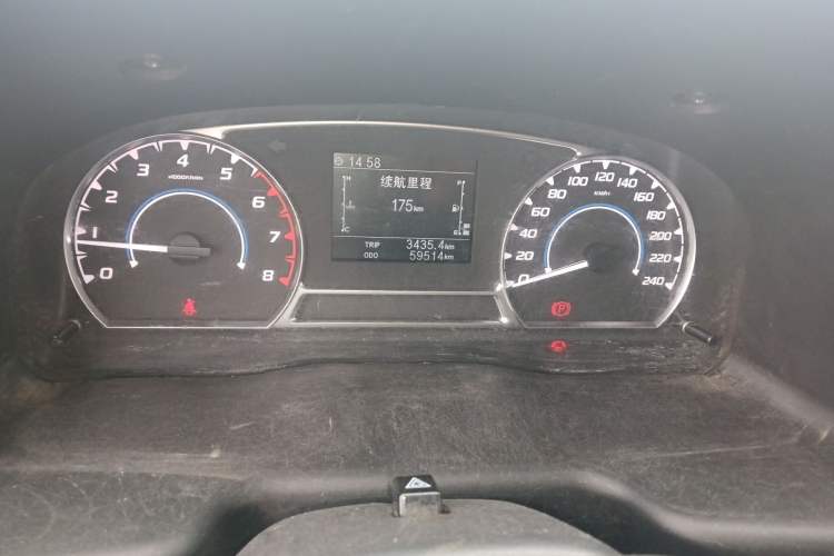 Used JMC Transit 2021 2.8T Space King Standard Version Short Wheelbase Mid-Height Roof 6-Seater Diesel Euro VI JX493
