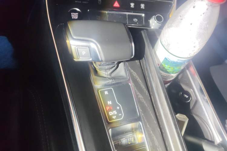 Used Audi A6L 2024 45 TFSI quattro Prestige Dynamic Edition Gear Lever