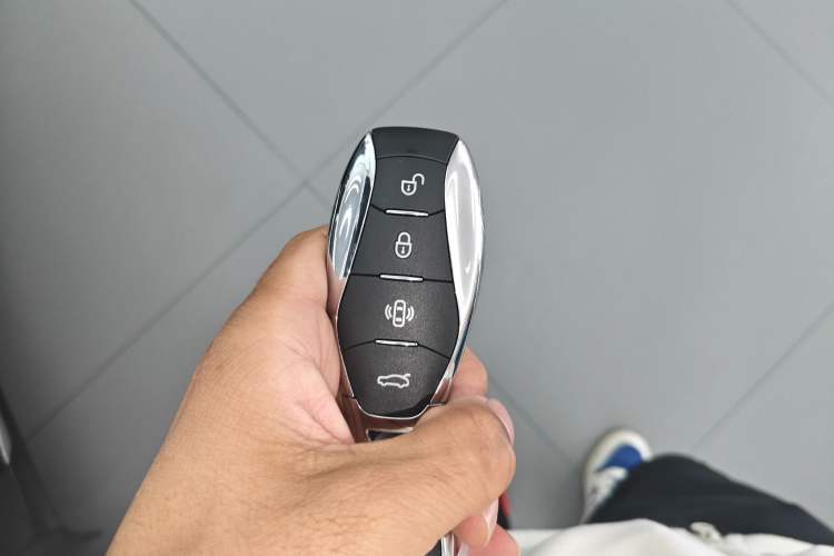 Used Hongqi H6 2024 2.0T ZhiShang Version Vehicle Key