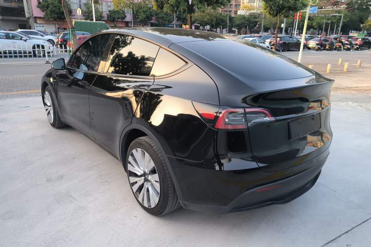 Used Tesla Model Y 2022 Long-Range All-Wheel-Drive Version