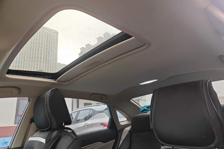 Used Buick GT 2018 15T Dual-Clutch Elite Model China V Standard Headliner