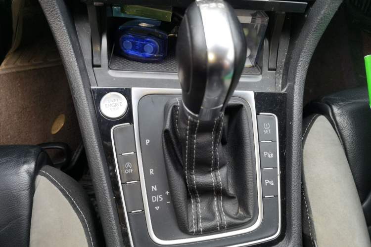 Used Volkswagen Golf 2017 280TSI Automatic R-Line Million-Vehicle Commemorative Edition
