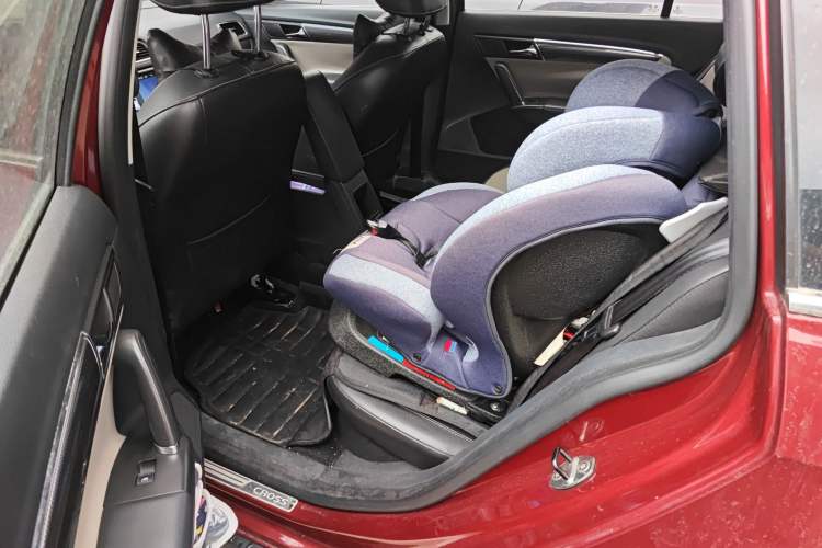 Used Volkswagen Cross Lavida 2014 1.6L Automatic Left Rear Seat