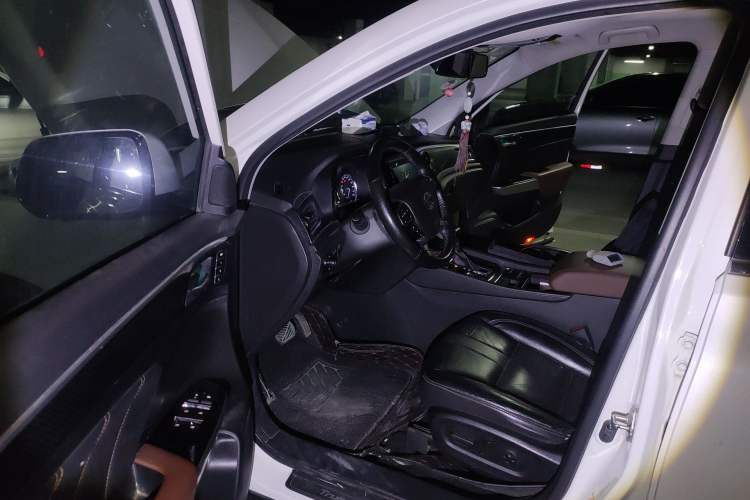 Used GAC Trumpchi GS7 2017 320T Two-Wheel-Drive Luxury Smart Connectivity Model
