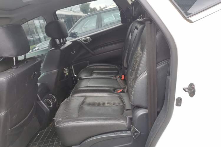 Used Luxgen Great 7 SUV 2013 Limited-Edition Sharp Model 2.2T Two-Wheel-Drive Smart Version Left Rear Seat
