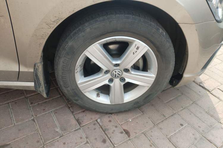 Used Volkswagen Lamando 2015 230TSI DSG Fashion Edition
