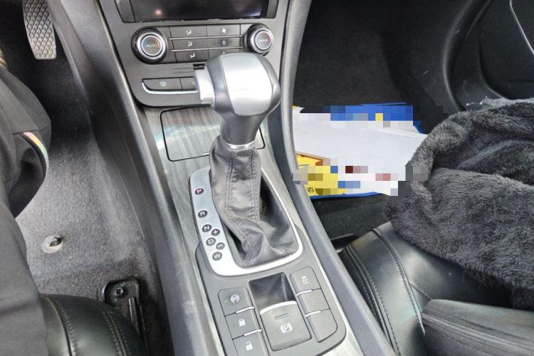 Used Roewe 550 2013 550D 1.8T Automatic Premium Edition Gear Lever