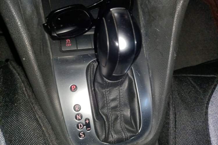 Used Volkswagen Golf 2012 1.6L Automatic Fashion Model