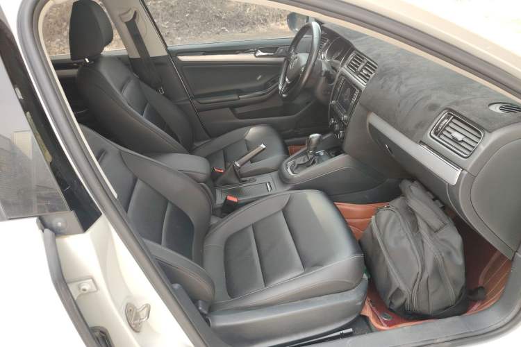 Used Volkswagen Sagitar 2018 1.6L Automatic Comfort Model Right Front Seat