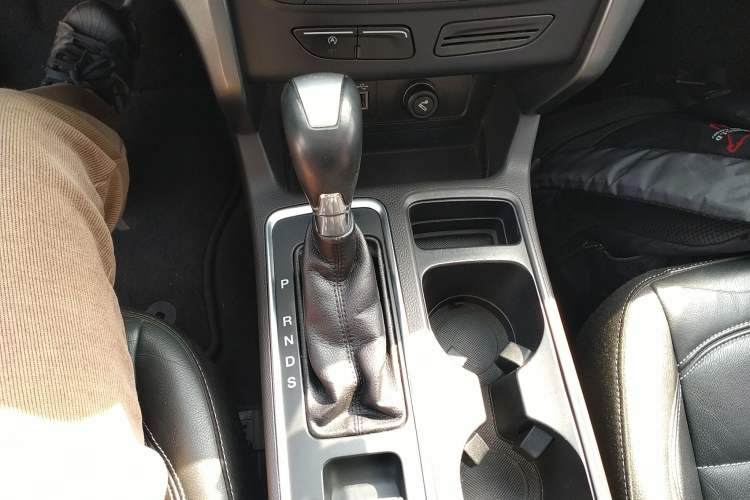 Used Ford Kuga 2017 EcoBoost 180 Two-Wheel-Drive Tiger Leap Model
