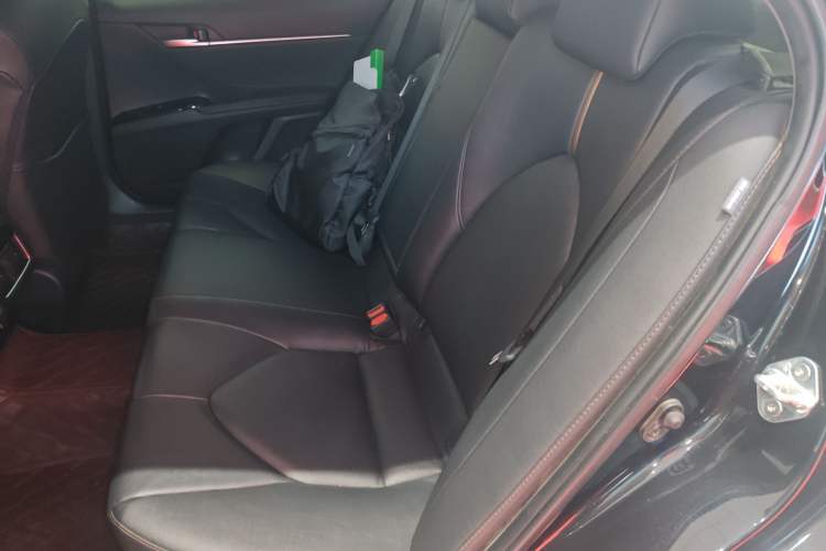 Used Toyota Camry 2021 2.0G Luxury Edition
