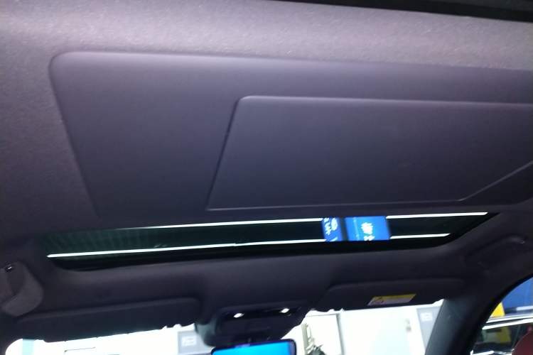 Used Hima AITO M7 2026 Model Range-Extending Ultra All-Wheel Drive 5-Seater Version Headliner