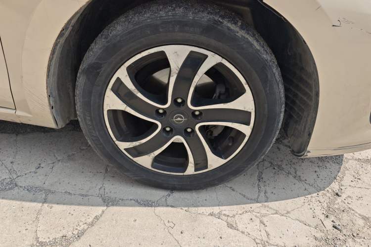 Used Haima Fumei 2015 1.6L Manual Prestige Model Right Front Wheel Hub