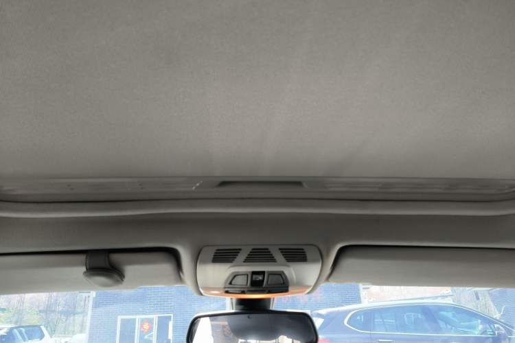 Used BMW 3 Series 2015 320i Sport Design Package
