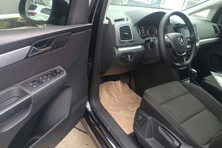 Used Volkswagen Sharan 2018 380TSI Comfort Edition 6-Seater Driver Seat