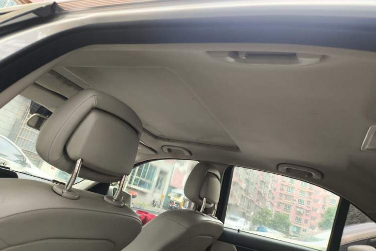 Used Mercedes-Benz C-Class 2010 C 180K Classic model