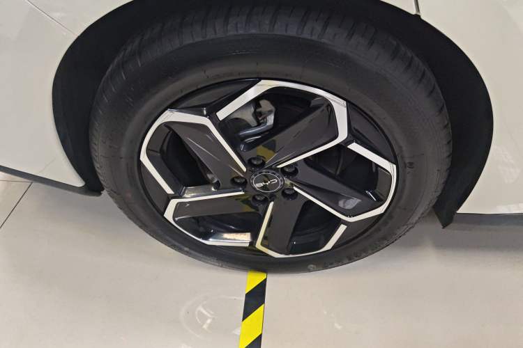 Used BYD Seal 06 New Energy 2024 DM-i 120KM Flagship Model Exterior 5