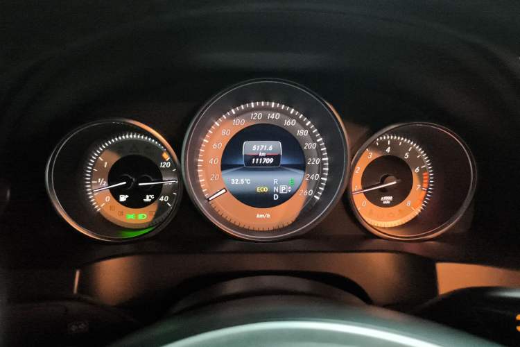 Used Mercedes-Benz E-Class 2014 E 200 Coupe Instrument Cluster