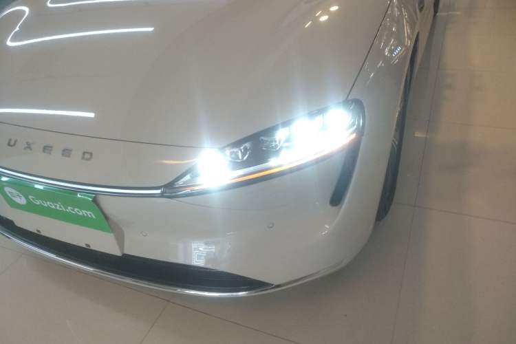 Used Hima Luxeed S7 2025 855 km Max
