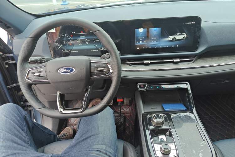 Used Ford Equator Sport 2022 Facelift EcoBoost 170 Prestige Model Center Console