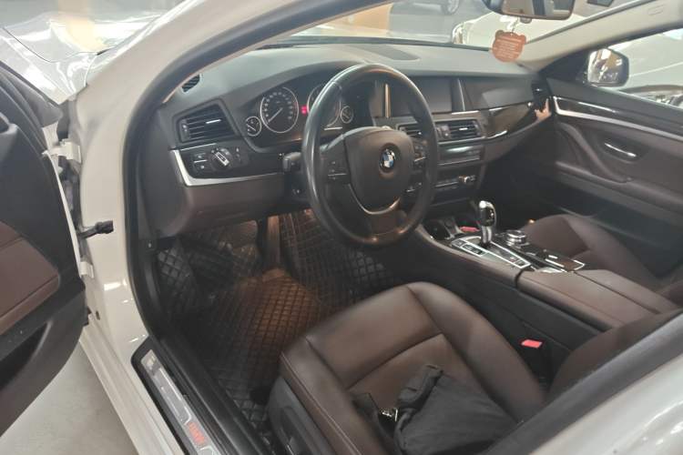 Used BMW 5 Series 2014 525Li Luxury Design Package