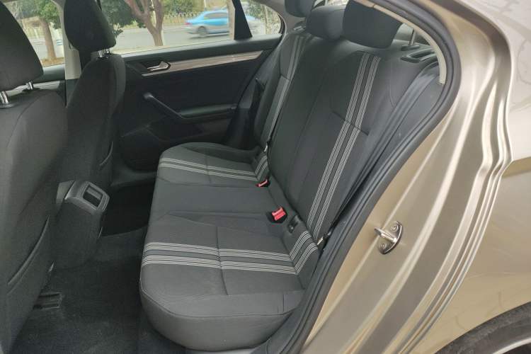 Used Volkswagen Lamando 2015 230TSI Manual Trend Edition