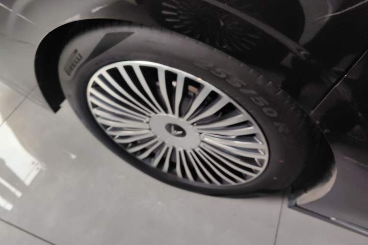 Used VOYAH Dream 2025 PHEV Four-Wheel-Drive Flagship Kunpeng Edition